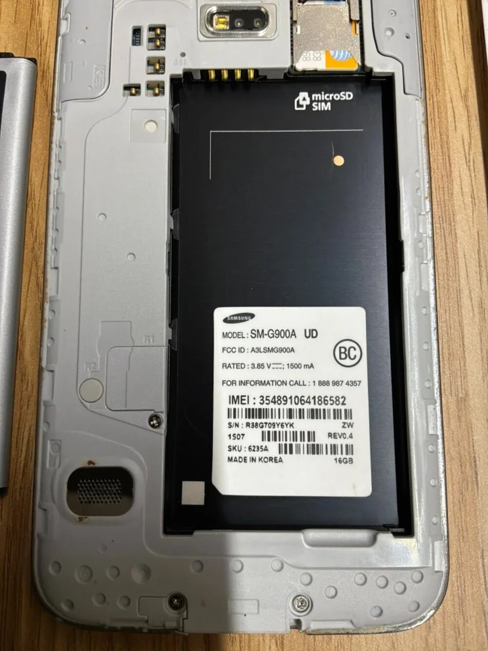 Samsung Galaxy S5 SM-G900A AT&T 16GB White Smartphone For Parts Charging Port